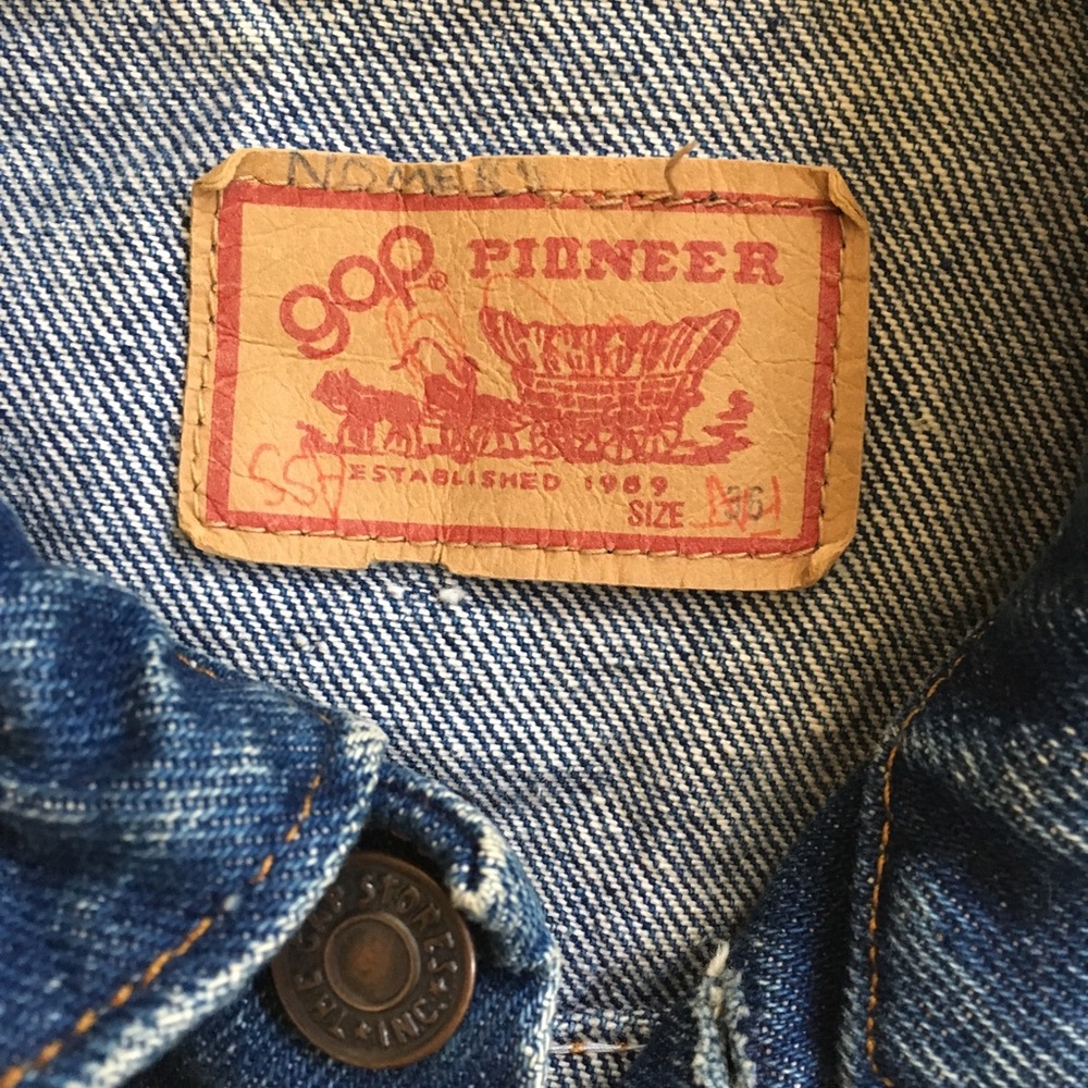 SOLD ON ETSY 💔 70s 80s GAP denim jacket - Picture 4 of 8